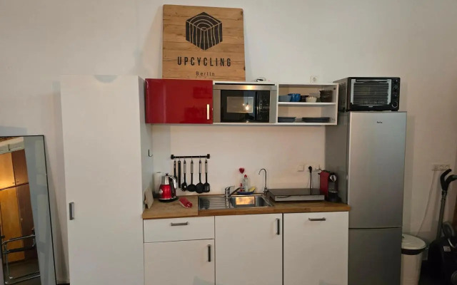 Luftiges Upcycling Studio im EG - Zentral