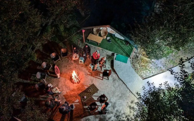 Apple Orchard Farm and Camping