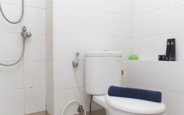 Simple and Cozy Living Studio Room at Bassura City Apartment