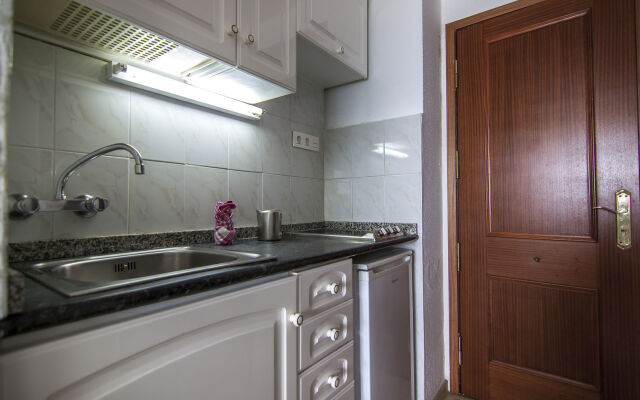 Corona Roja Apartments