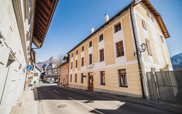 Apartments Rombon Klavdij