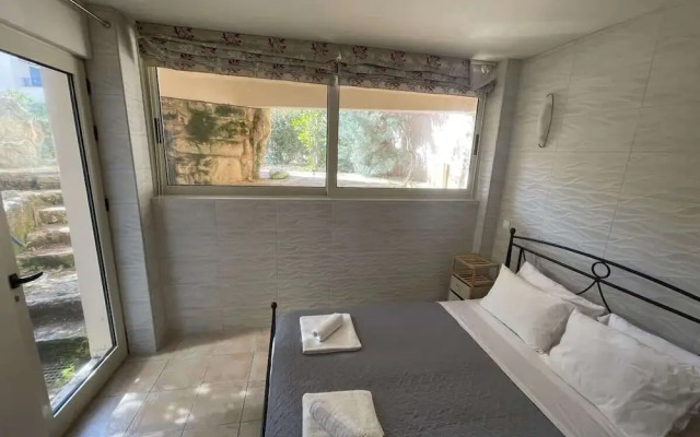 Cassiopeia 3-Bedroom House on beach