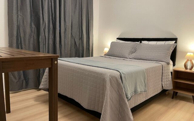 Amplo Apartamento Um Por Andar