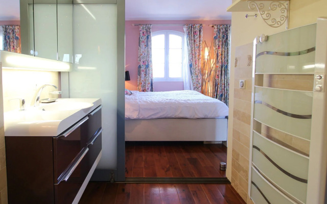 Lovely Holiday Home in Port Grimaud With Terrace