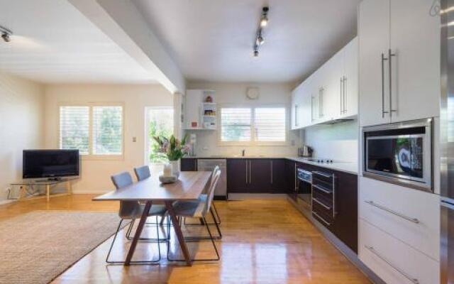 Stylish and Spacious Beach Apartment