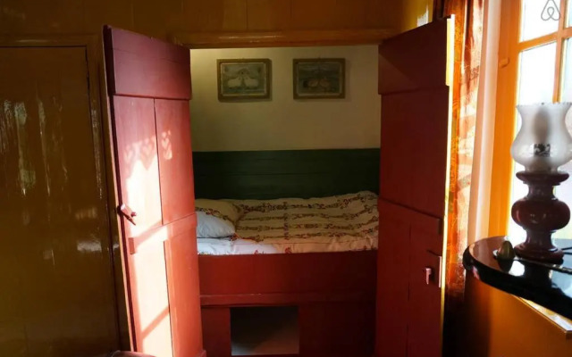 The Old Labor House 1525