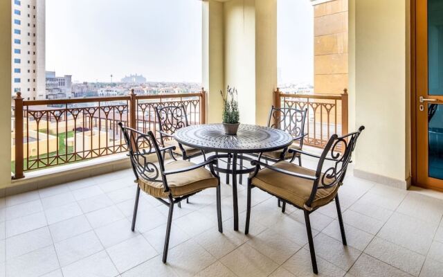 Refined 2BR Luxury Apartment at Palm Jumeirah