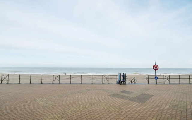 Modern Apartment in Westende/Middelkerke with Beach Nearby