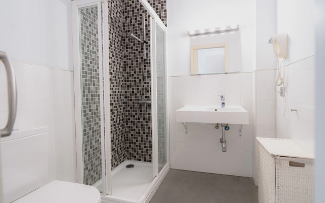 AZZ Sevilla Torre de la Plata