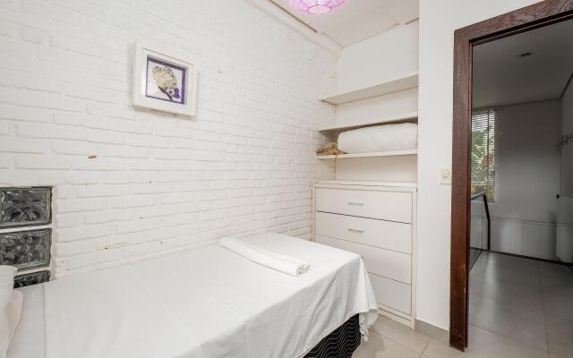Casa rústica c/piscina, apenas famílias TLS901