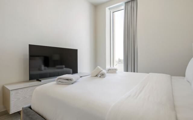 Spacious Apt With Incredible Canal and Park Views