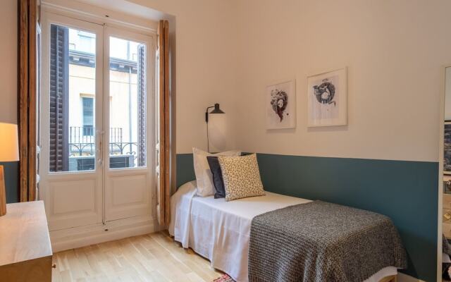 Chueca 2 Bedrooms In The Middle Of Chueca