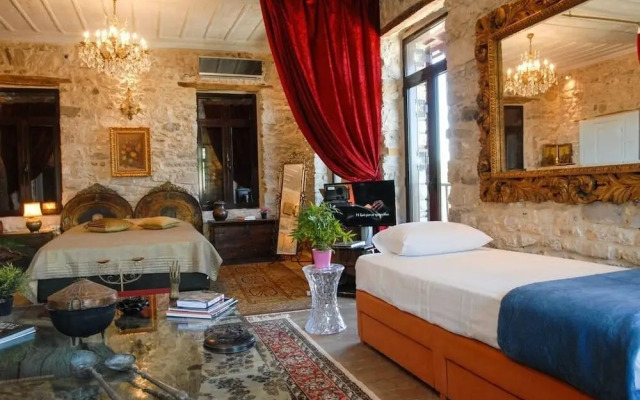 Antique Luxury Suite 75sq.m.
