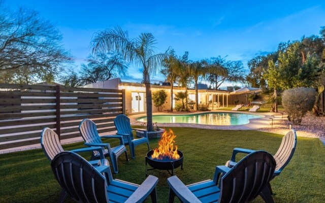 Scottsdale Dreyfus 5 Bedroom Home by RedAwning