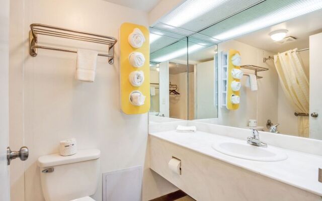 Oyo Hotel Mona Lake Muskegon