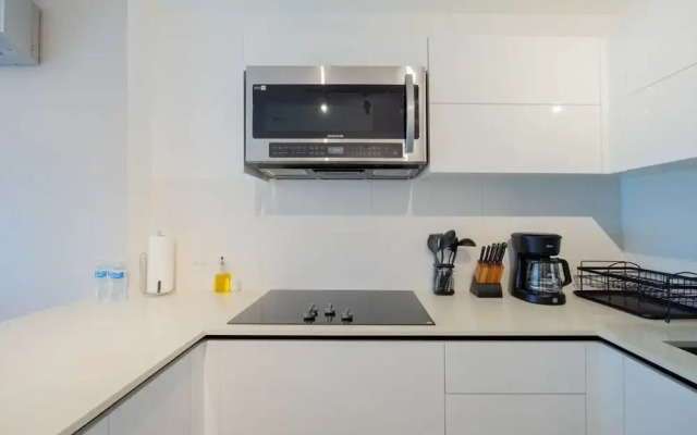 w Captivating 1BR in San Francisco