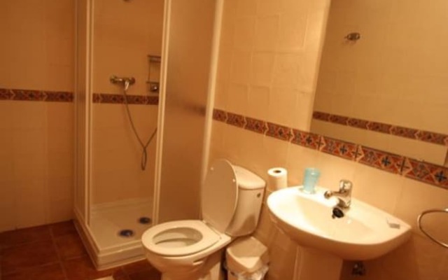 House - 5 Bedrooms - 107654