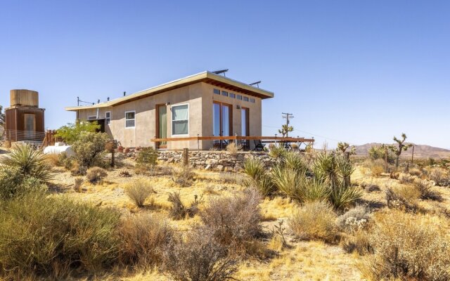 Jensen House - Incredible Desert Views 2 Bedroom Home by RedAwning