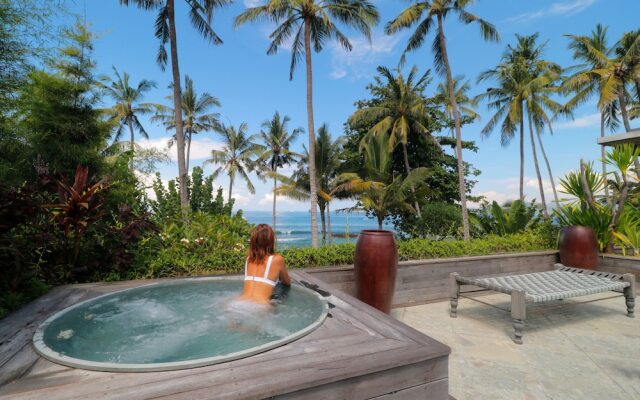 Villa Manis Beachfront