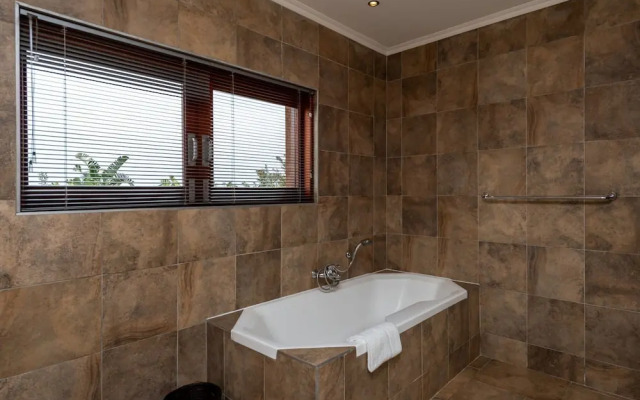 San Lameer Villa Rentals 14329