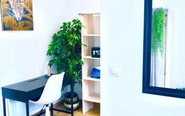 Oasis Au Coeur de Ville Sens (Adults Only)