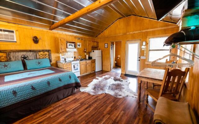 Walnut Canyon Cabins