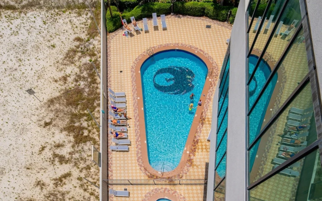 Phoenix Ix 504 3 Bedroom Condo