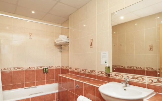 The Ivy Bush Royal Hotel By Compass Hospitality