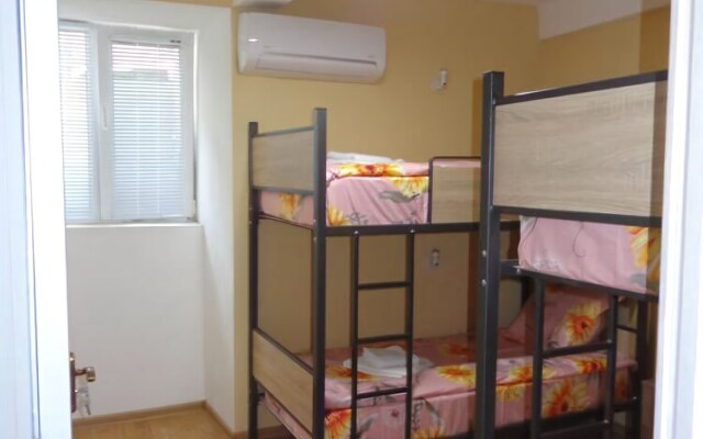 Hostel Beni