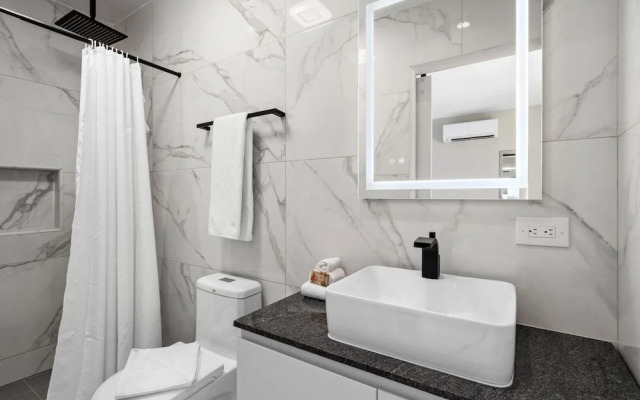 Brand NEW 1br2ba w Privatepool in Amazing Location