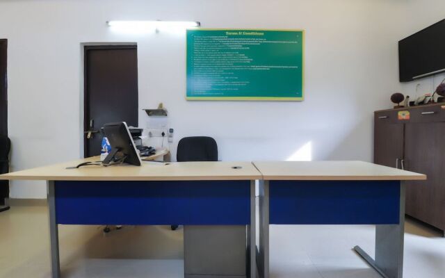 Oyo 60162 City Club And Hotels