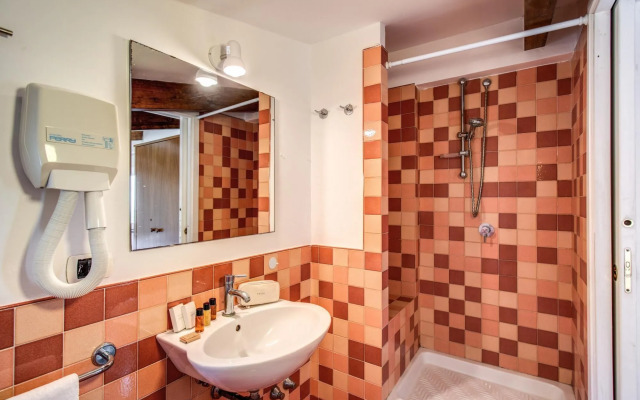 Villa Giulia amazing villa with pool, patio, bbq and sea views