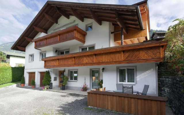 Deluxe Apartment in Sankt Gallenkirch With Mountain View