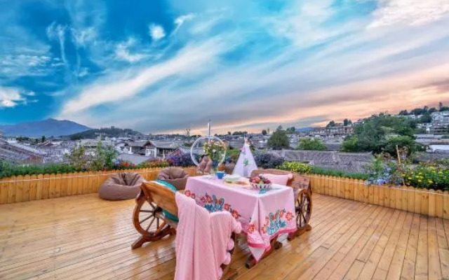 Dream·Dream dust·Spring breeze and Panoramic View of the Ancient City of Yi