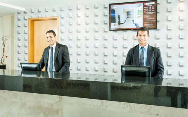 Vida Plaza Hotel