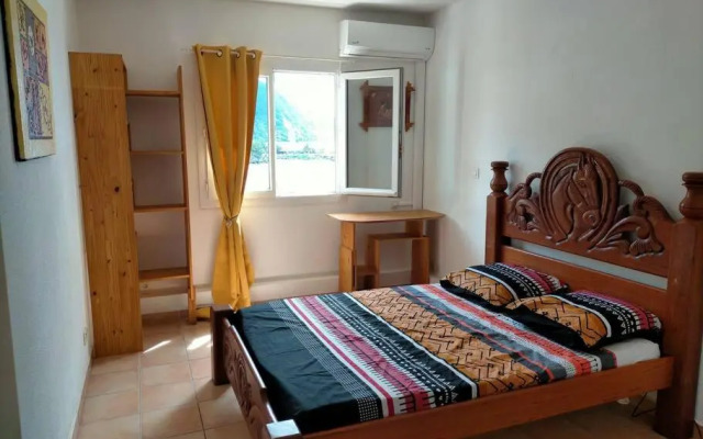 Bel appartement avec piscine, face à la mer