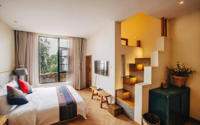 The Twelve Manor Terraces Lodge