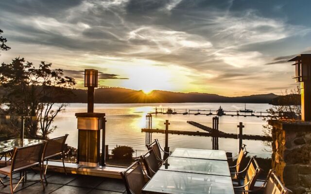 Poets Cove Resort & Spa