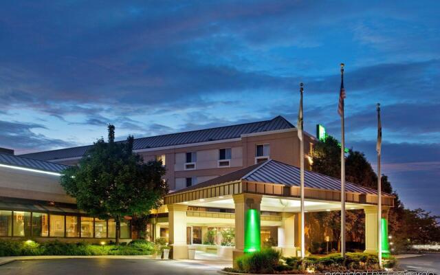 Holiday Inn & Suites Chicago-Carol Stream (Wheaton)