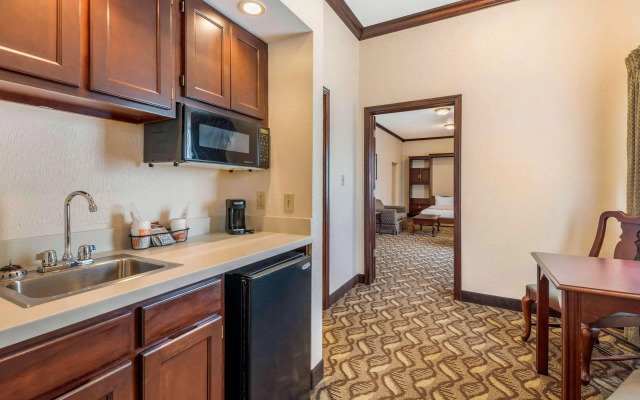 Quality Inn & Suites Zanesville City Center