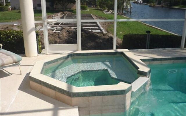Vacation Pool Homes- Marco Island