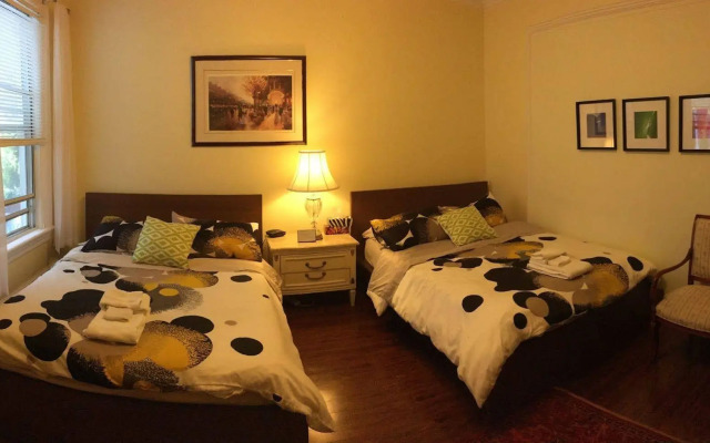 Toronto Garden Inn Bed and Breakfast