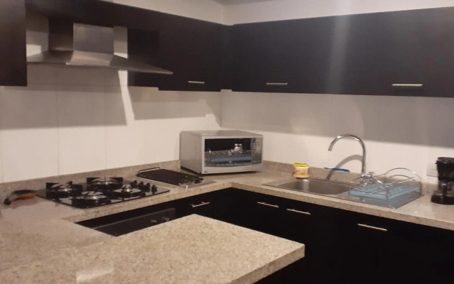 ***Luxury Suite Edificio Avadell- Bellavista-Quito