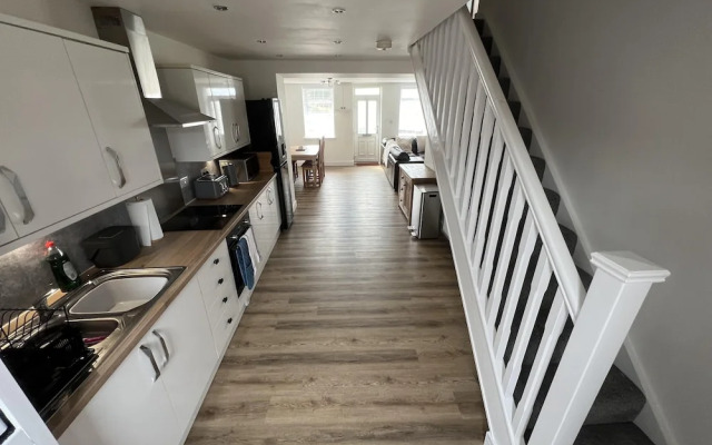 Tydfil Retreat - 3 Bedroom Cozy House