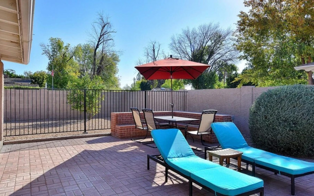 Spacious Updated 2 Masters POOL