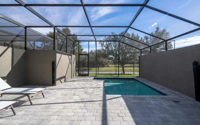 5BR Home With Private Pool Themed Decor