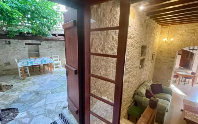Juliet Suite Studio in Dhoros