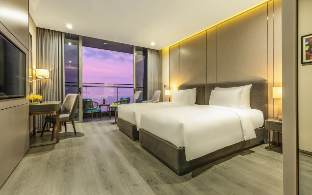 Le Sands Oceanfront Danang Hotel
