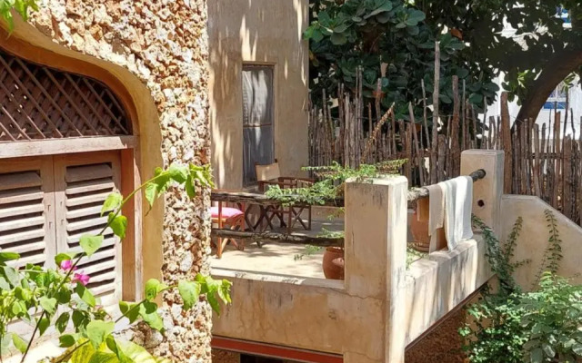 Samaki House
