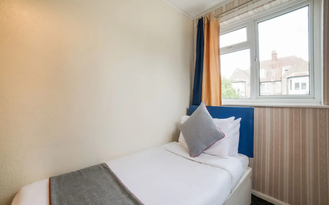 Devine Beach Hotel, Westcliff Southend-On-Sea